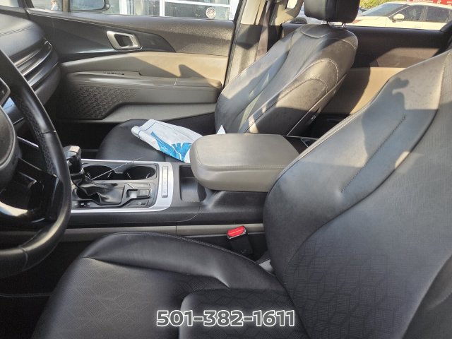 Used 2025 Kia Carnival FWD image 8
