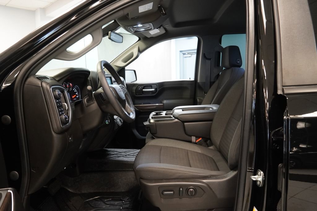 Used 2022 Chevrolet Silverado 1500 RST w/ Redline Edition image 4