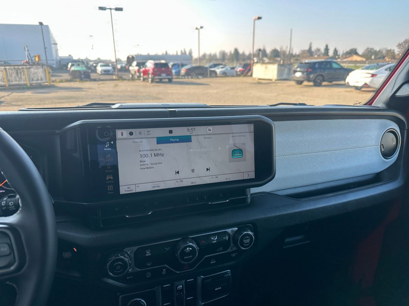 Used 2025 Jeep Wrangler Sport S image 21
