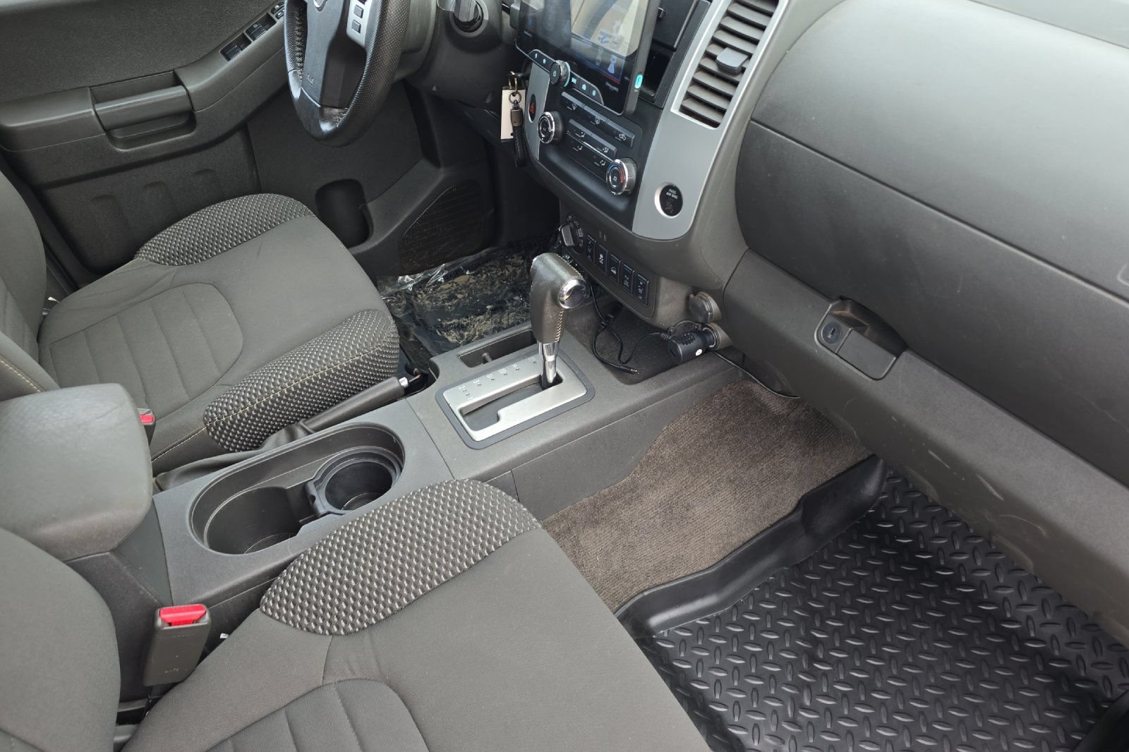 Used 2015 Nissan Xterra PRO-4X AWD/4WD image 13