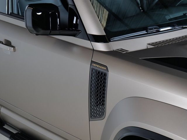 Certified 2025 Land Rover Defender 110 AWD/4WD image 29