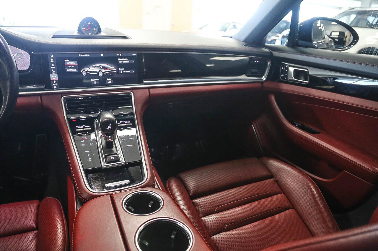 Used 2018 Porsche Panamera 4S w/ Premium Package Plus AWD/4WD image 17