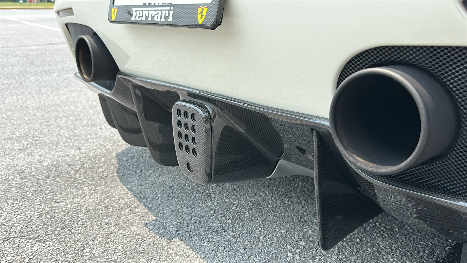 Used 2017 Ferrari 488 GTB RWD image 15