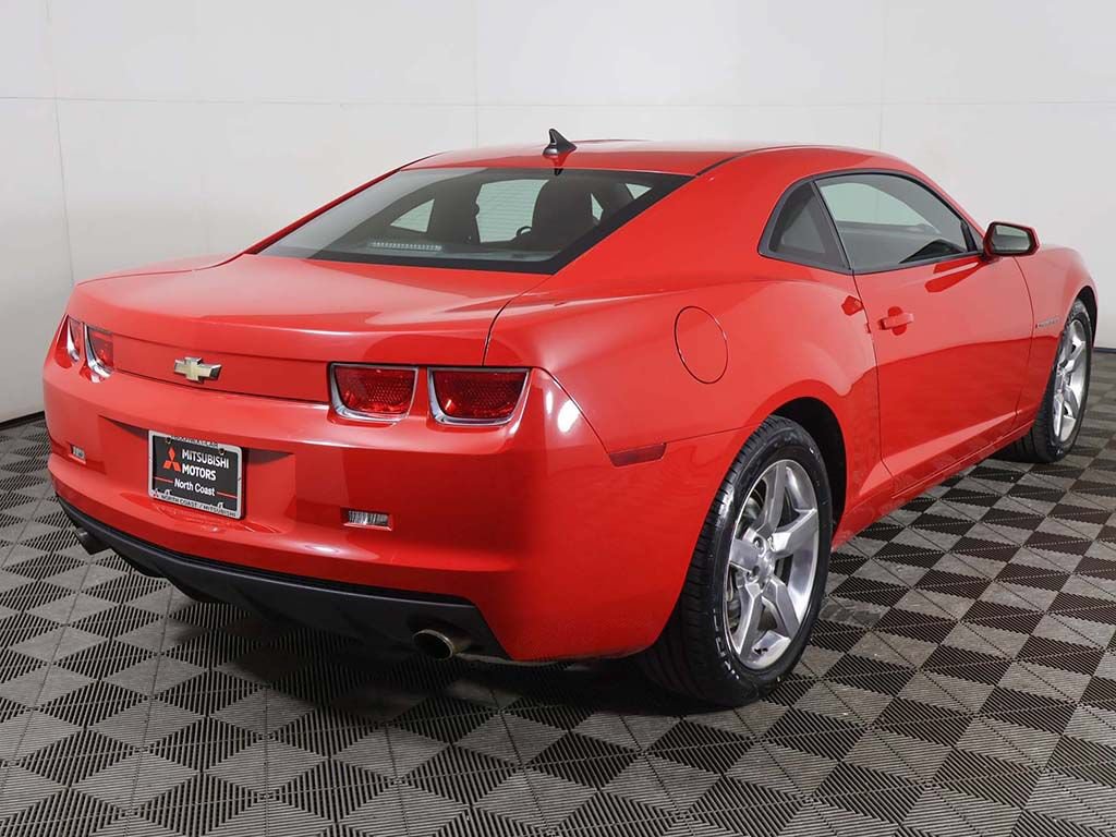 Used 2011 Chevrolet Camaro LT RWD image 5