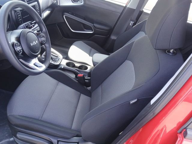 Certified 2025 Kia Soul LX w/ LX Technology Package FWD image 11