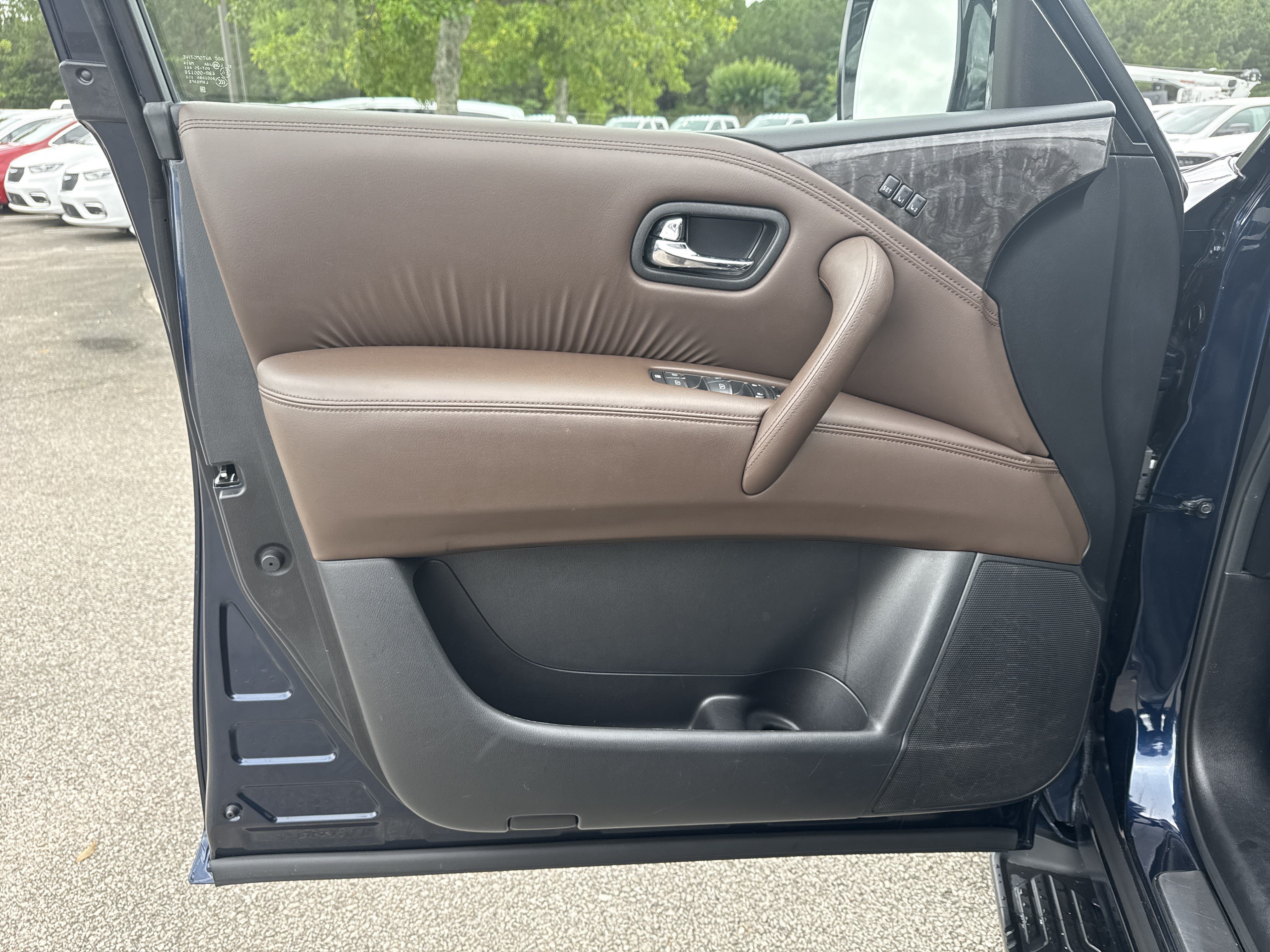 Used 2023 Nissan Armada Platinum w/ Captain's Chairs Package AWD/4WD image 11