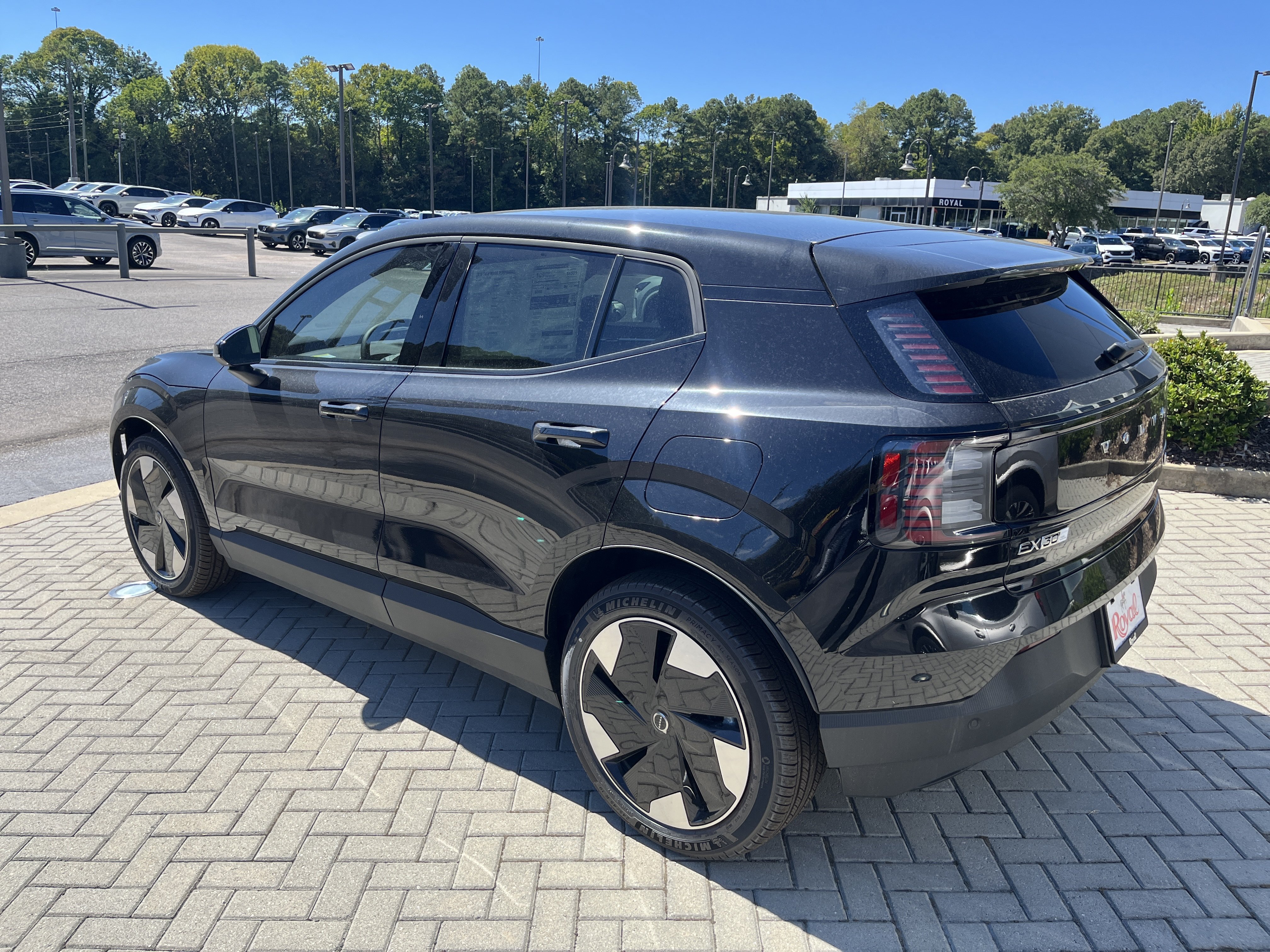 New 2026 Volvo EX30 Plus w/ Protection Package Premier AWD/4WD image 3