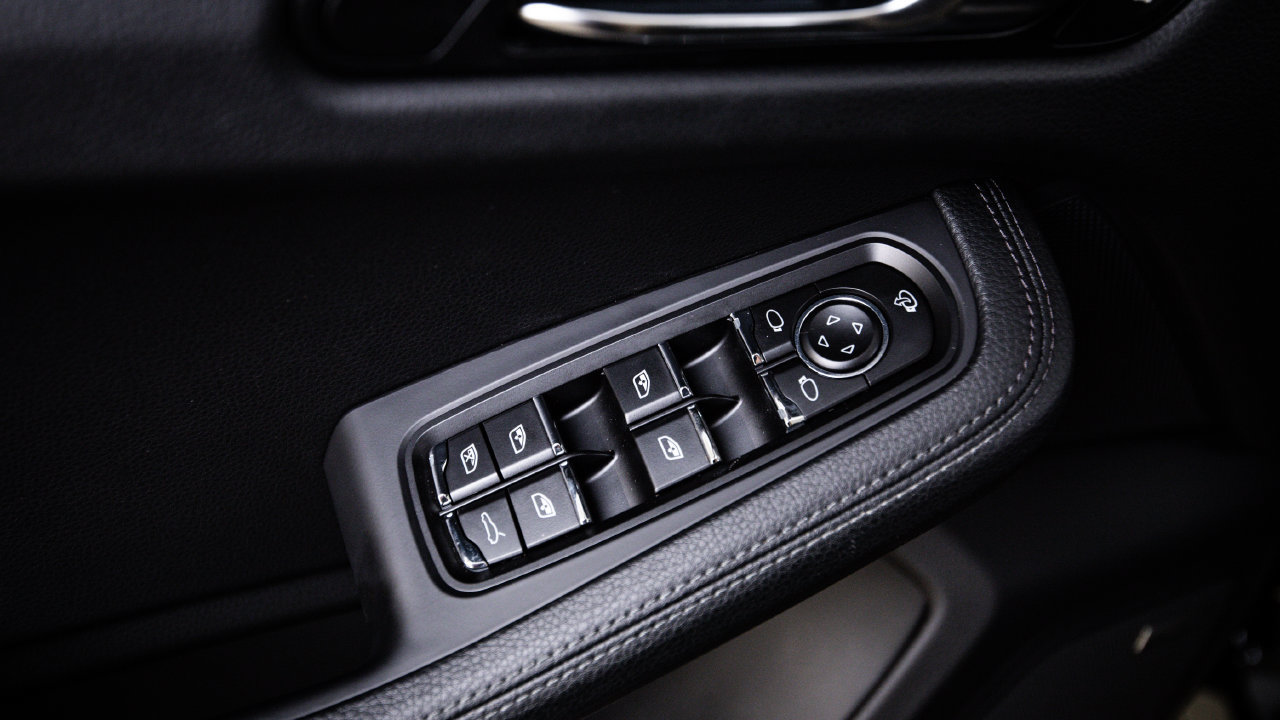 Certified 2026 Porsche Macan S AWD/4WD image 22