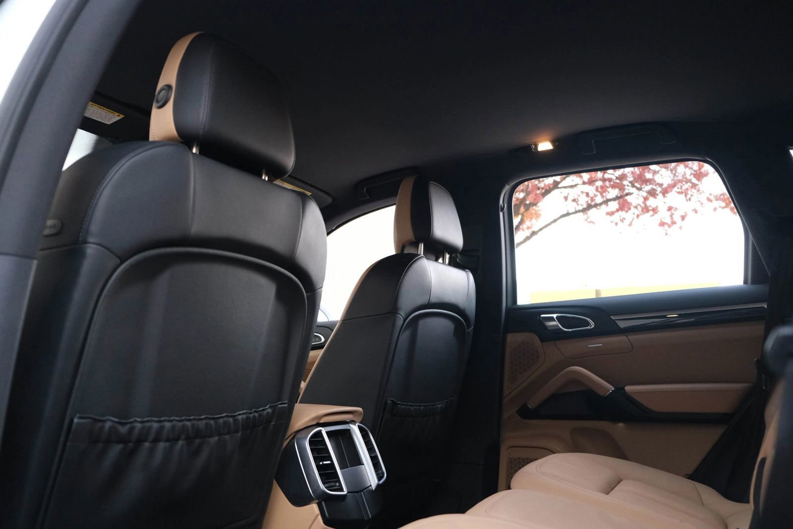 Used 2016 Porsche Cayenne Sport Utility 4D image 26