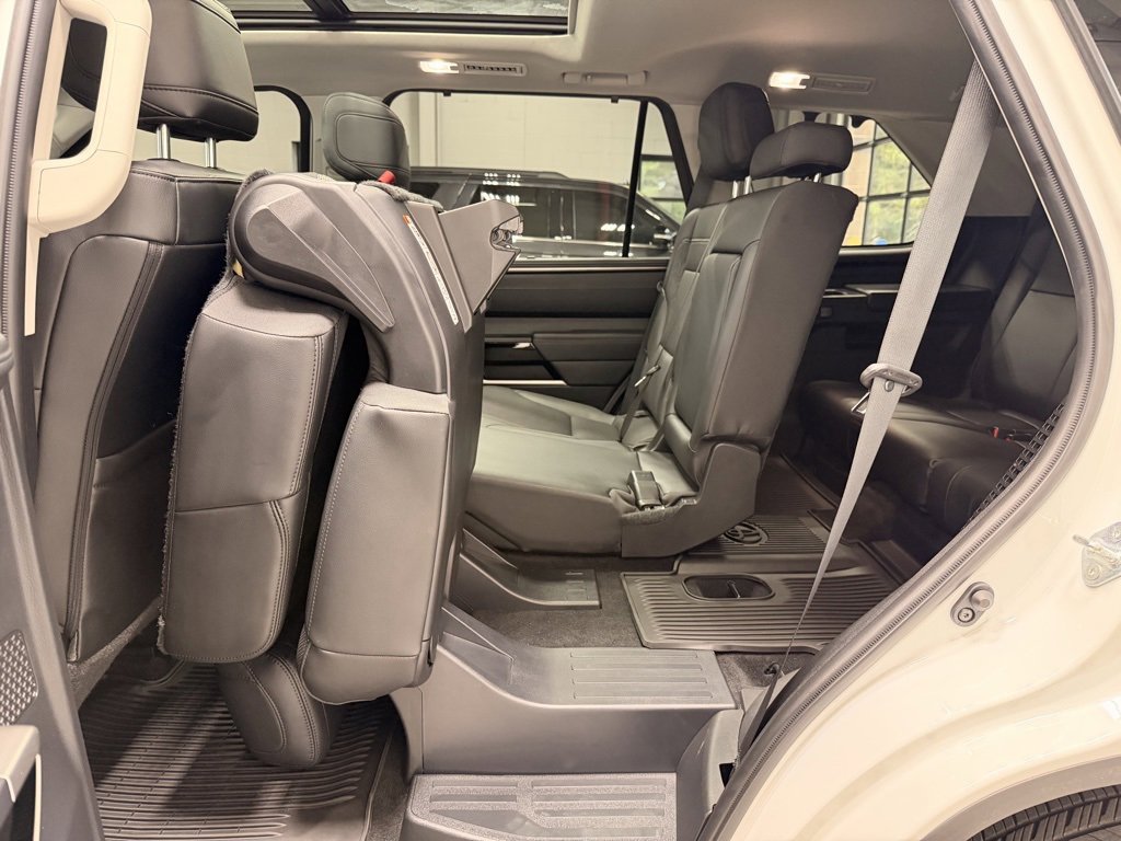 Used 2024 Toyota Sequoia Limited image 15