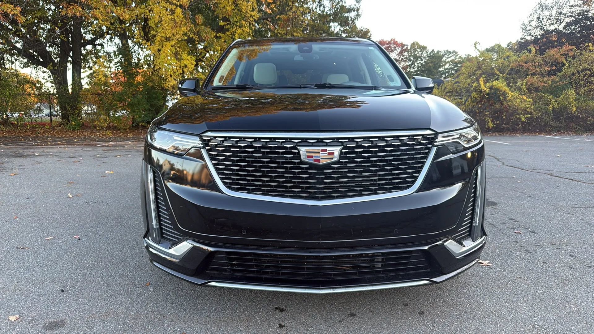 Used 2025 Cadillac XT6 Premium Luxury image 2