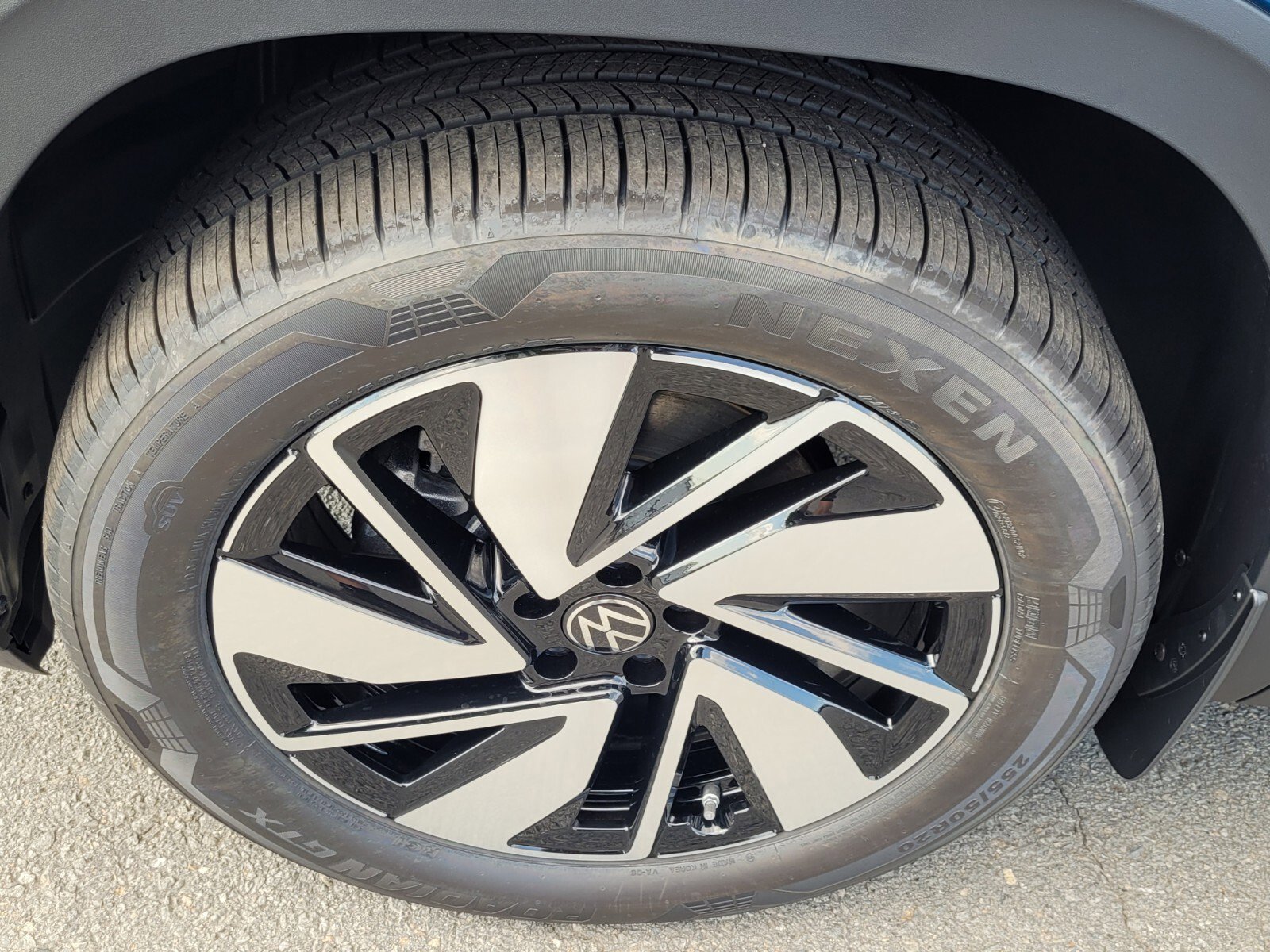 New 2026 Volkswagen Atlas SEL image 13