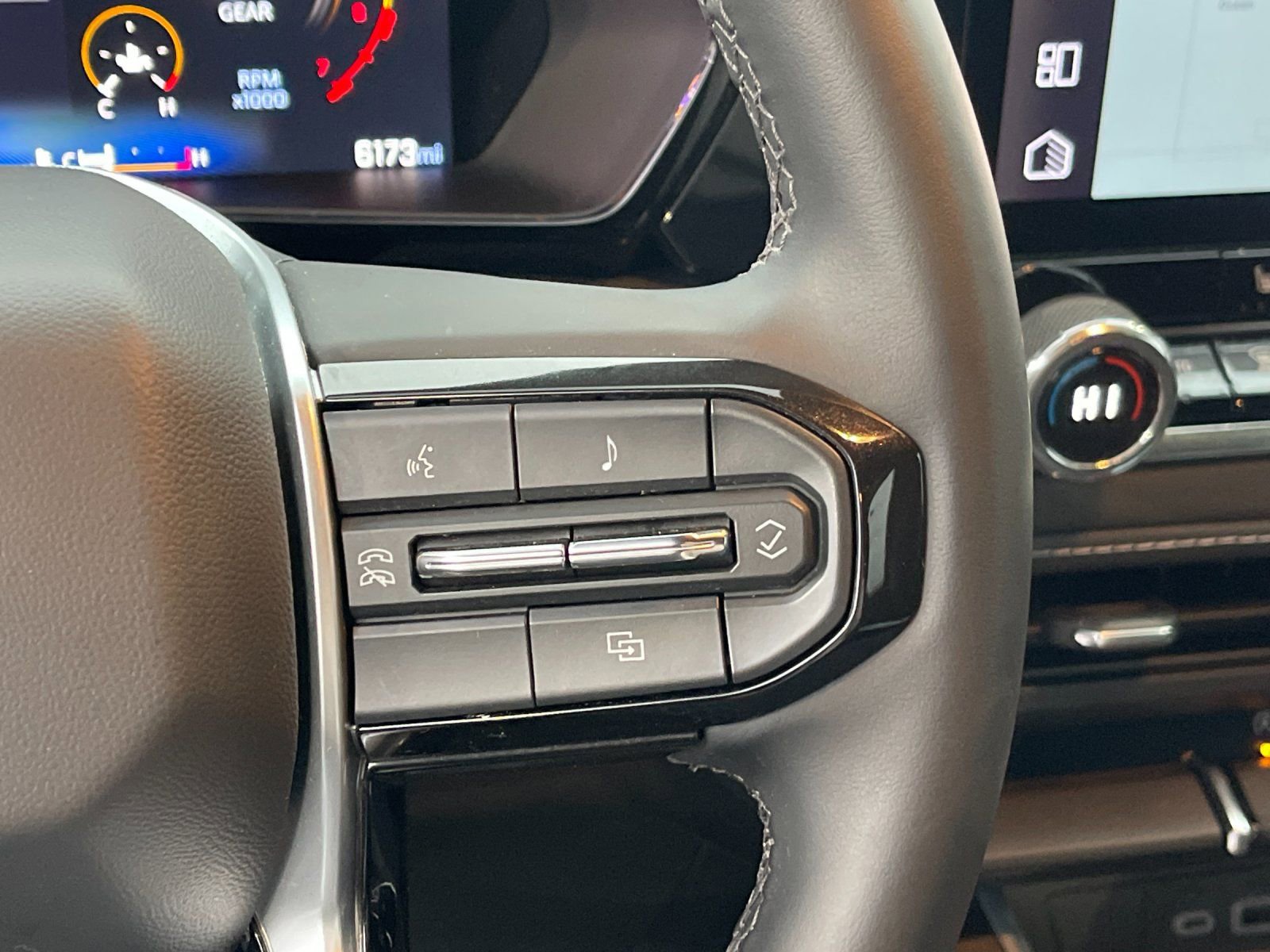 Used 2025 Chevrolet Colorado LT image 28