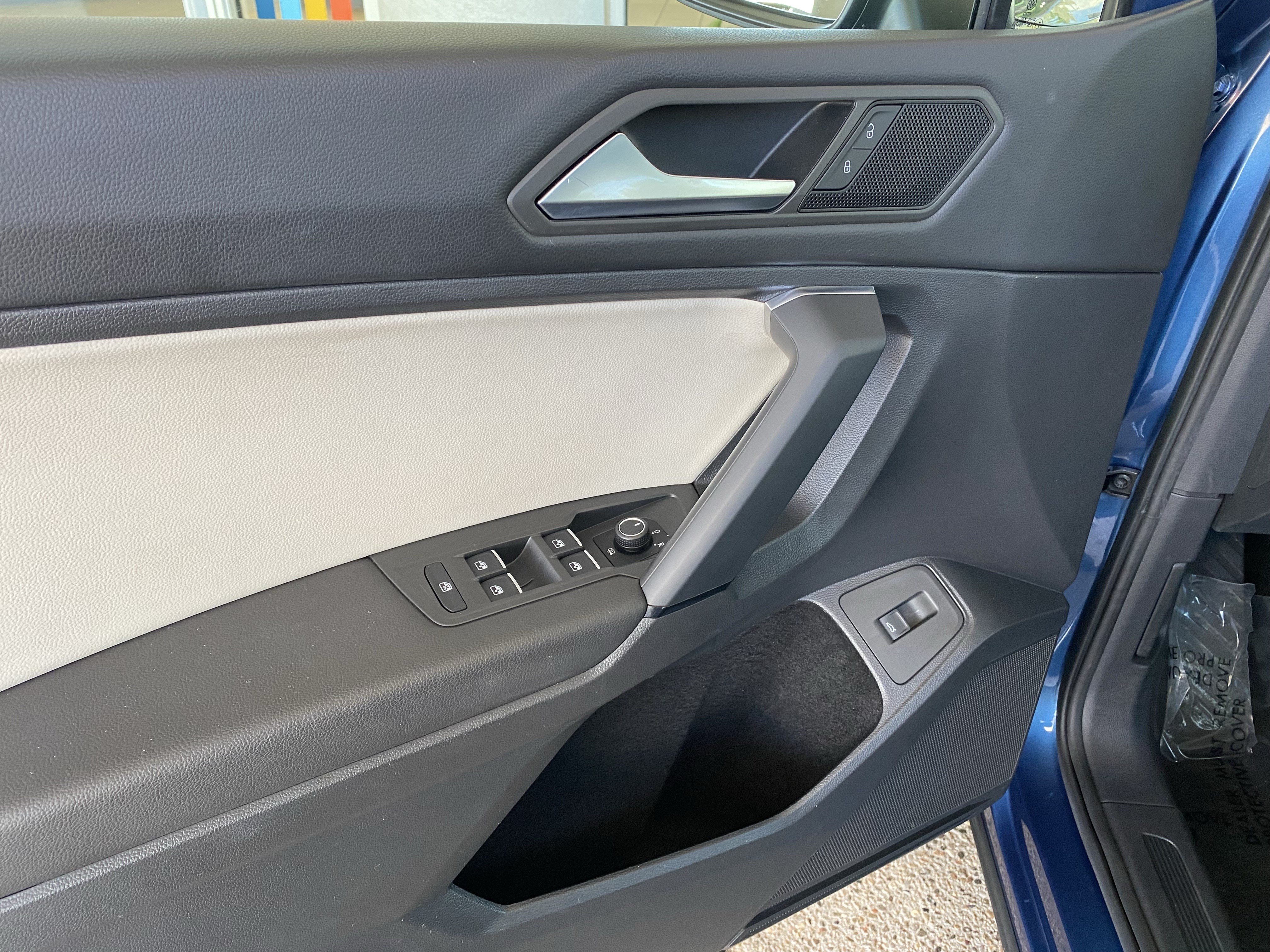 Used 2019 Volkswagen Tiguan SEL AWD/4WD image 12