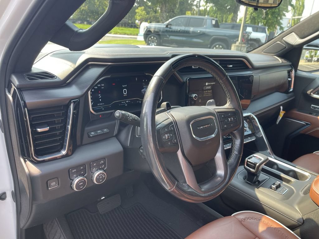 Certified 2024 GMC Sierra 1500 Denali Ultimate AWD/4WD image 10
