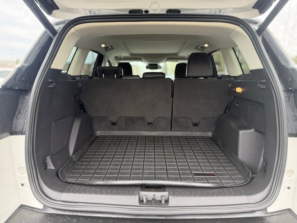 Used 2018 Ford Escape Titanium w/ Ford Safe & Smart Package image 11