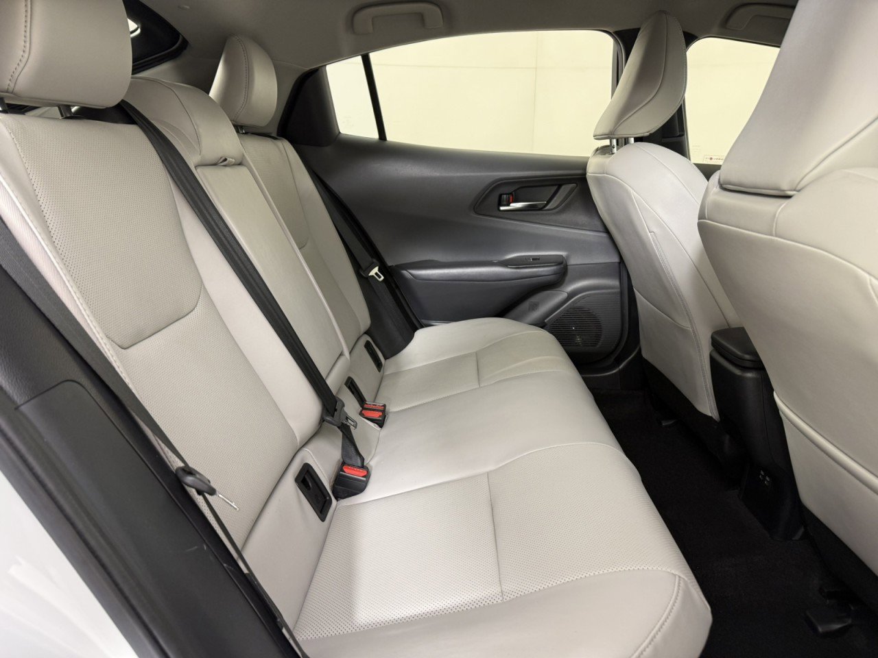 Used 2023 Toyota Prius XLE image 13