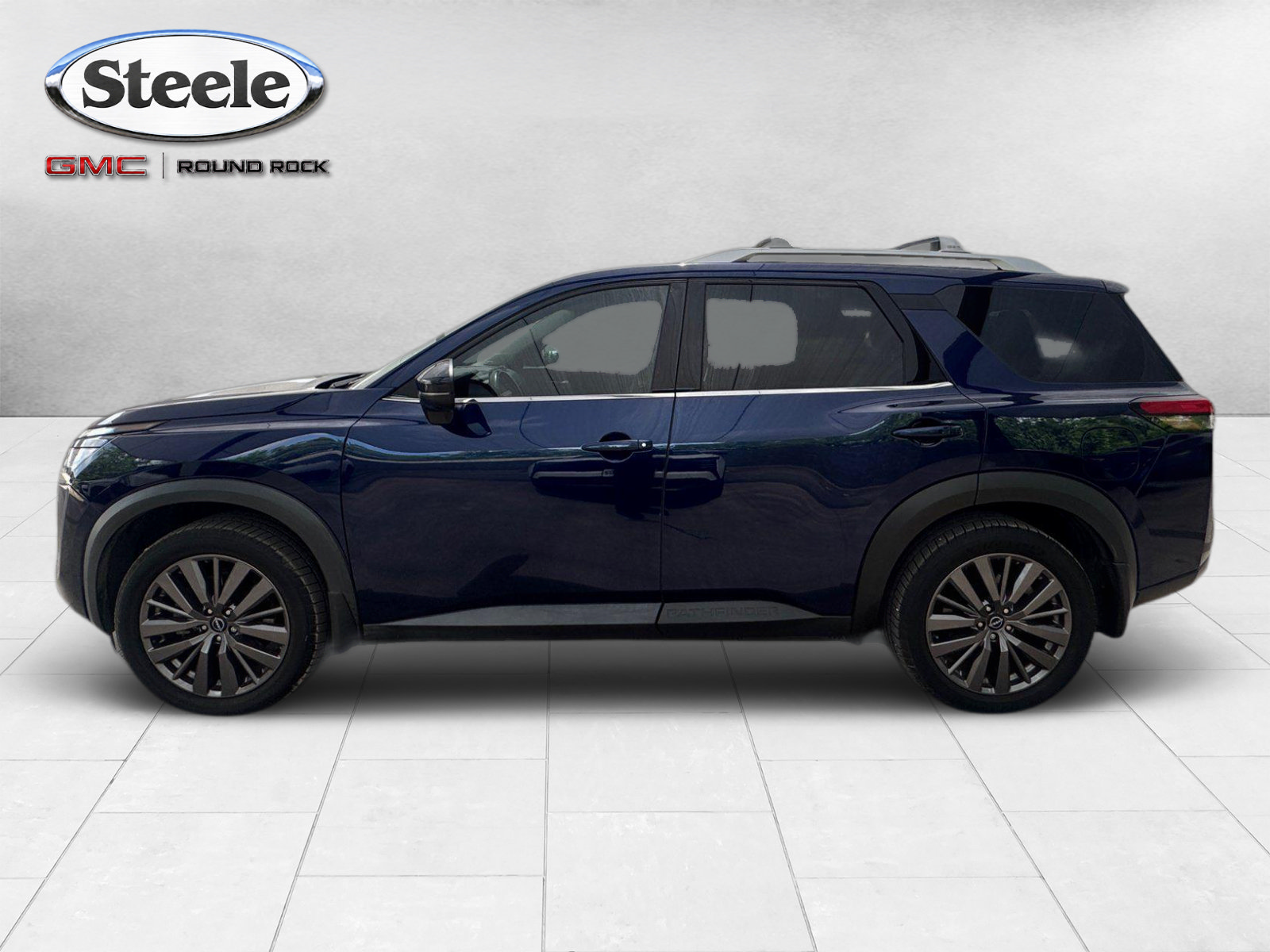 Used 2022 Nissan Pathfinder SL w/ SL Premium Package FWD image 2