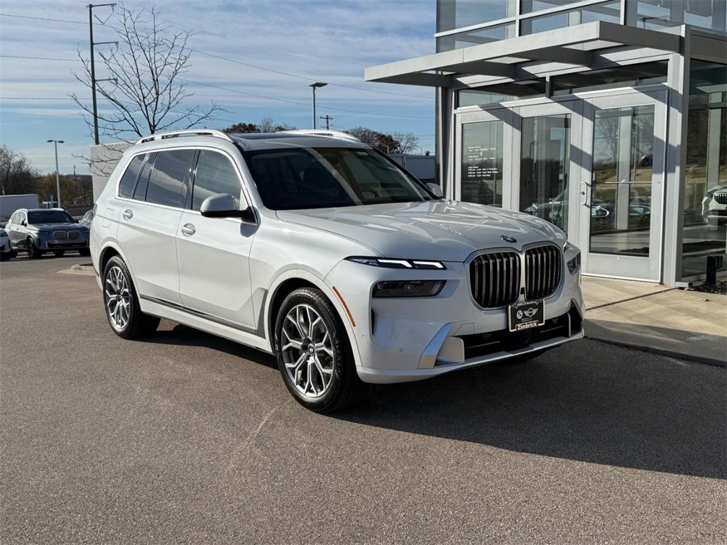 Used 2023 BMW X7 xDrive40i w/ Premium Package image 1