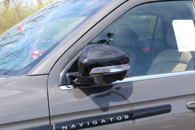 New 2026 Lincoln Navigator Black Label AWD/4WD image 11