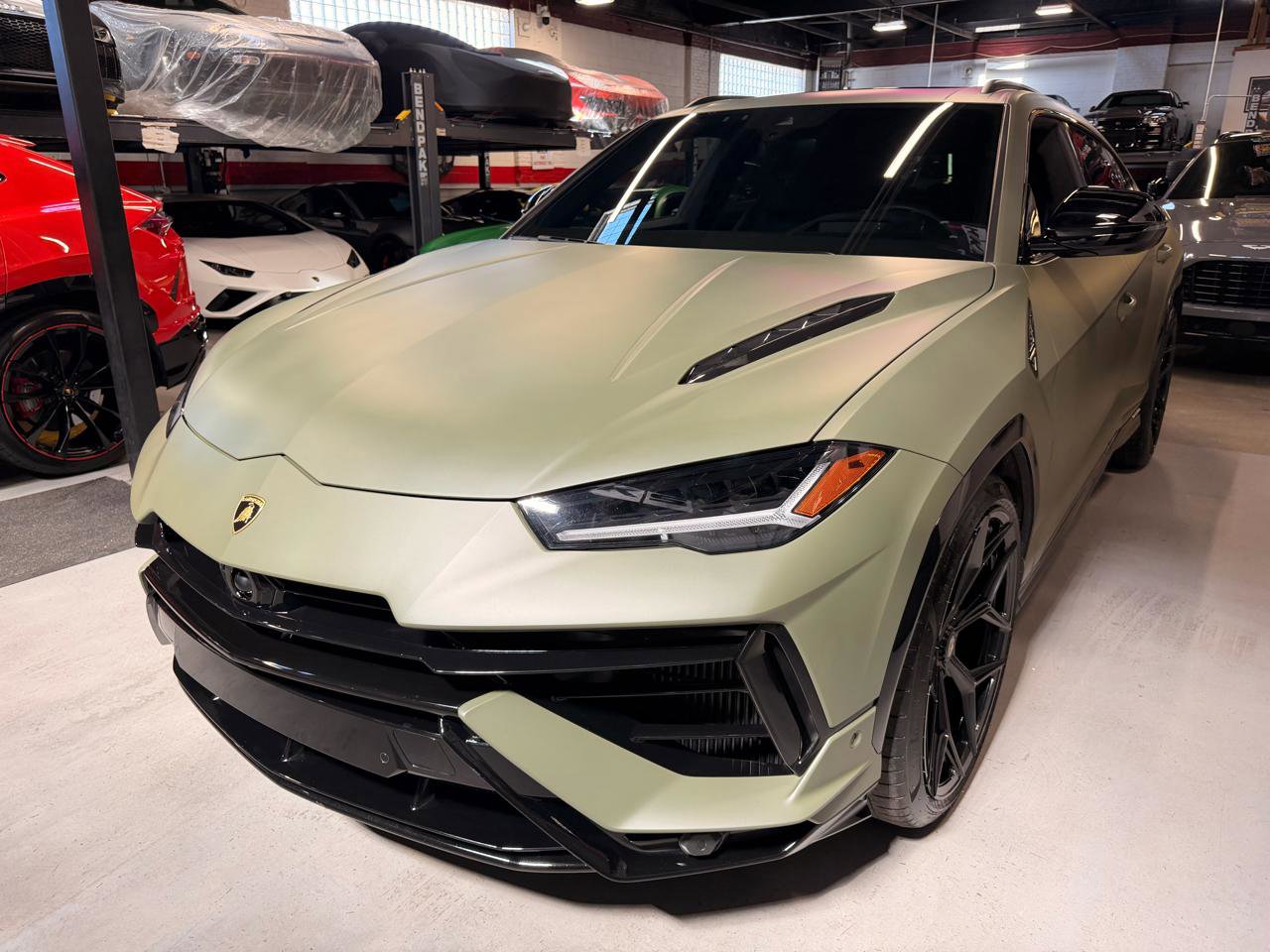 Used 2024 Lamborghini Urus S image 11