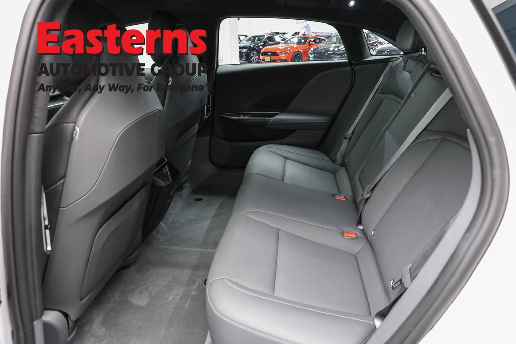 Used 2024 Lucid Air Pure RWD image 20