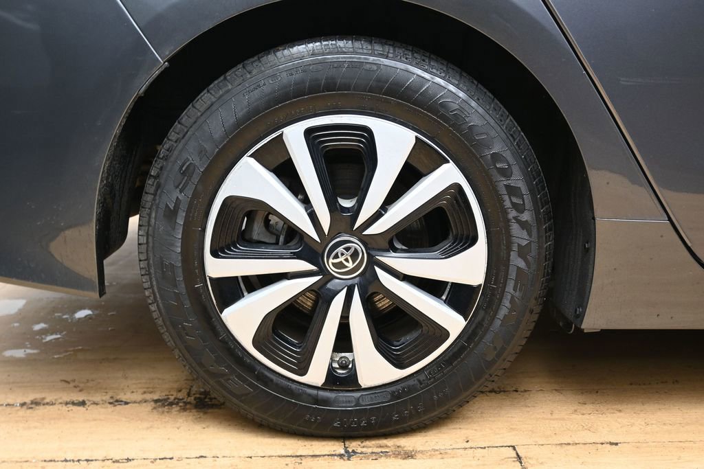Used 2018 Toyota Prius Prime Plus image 15