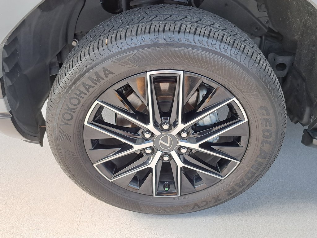 Used 2024 Lexus GX 550 image 37