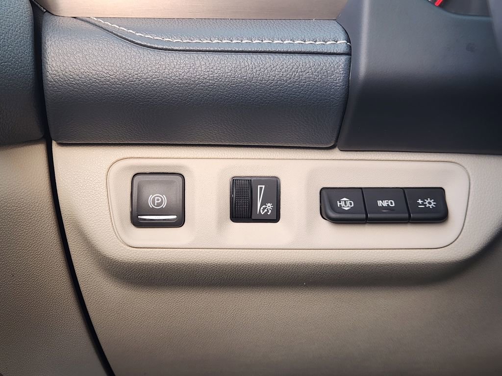 Used 2021 GMC Acadia Denali w/ Denali Technology Package image 21