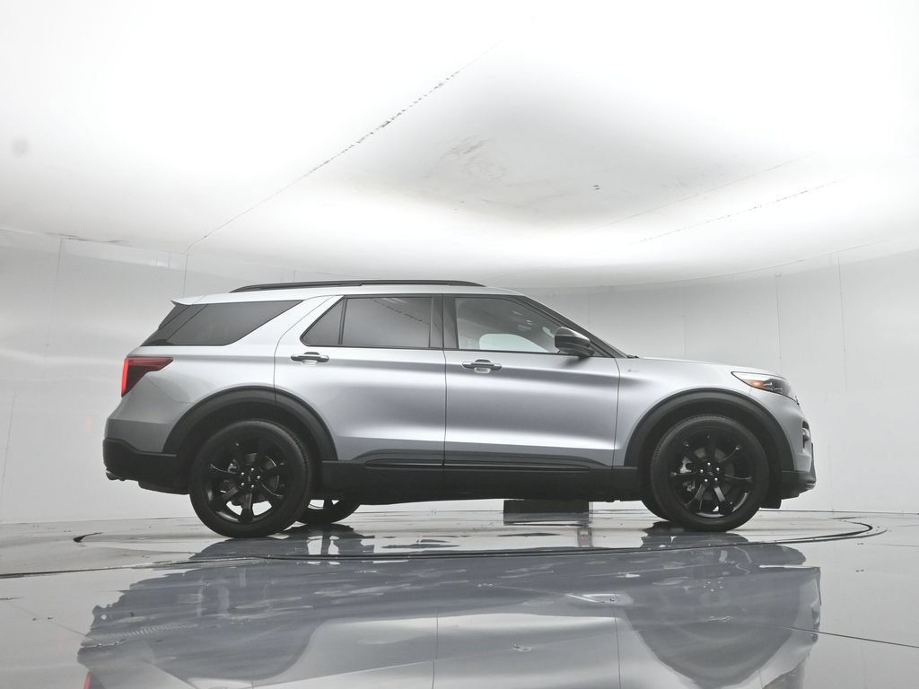 Certified 2023 Ford Explorer ST-Line w/ Class IV Trailer Tow Package RWD image 47