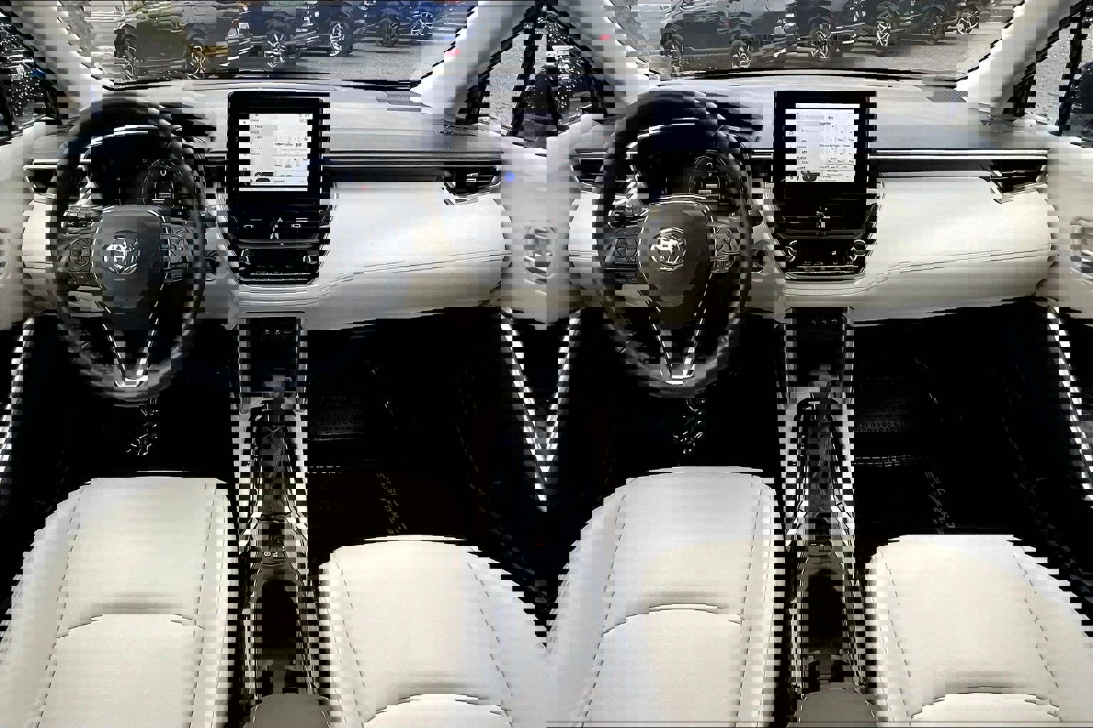 Used 2023 Toyota Corolla Cross XLE w/ Convenience Package image 15