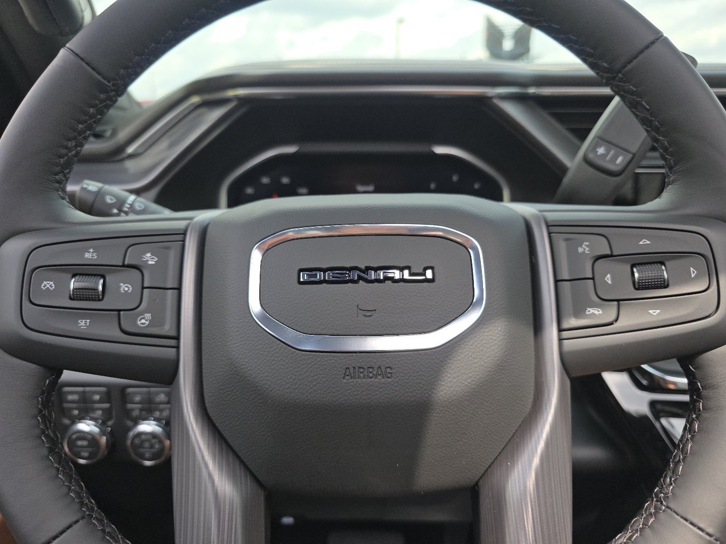 New 2026 GMC Sierra 3500 Denali Ultimate AWD/4WD image 34