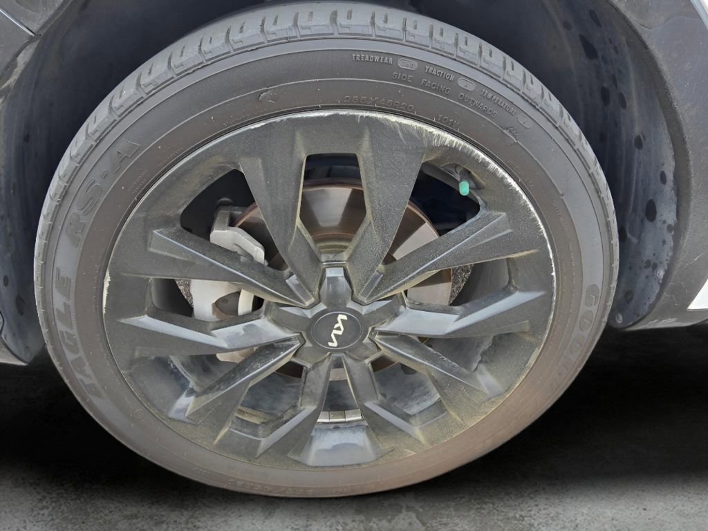 Used 2023 Kia Sorento SX image 9