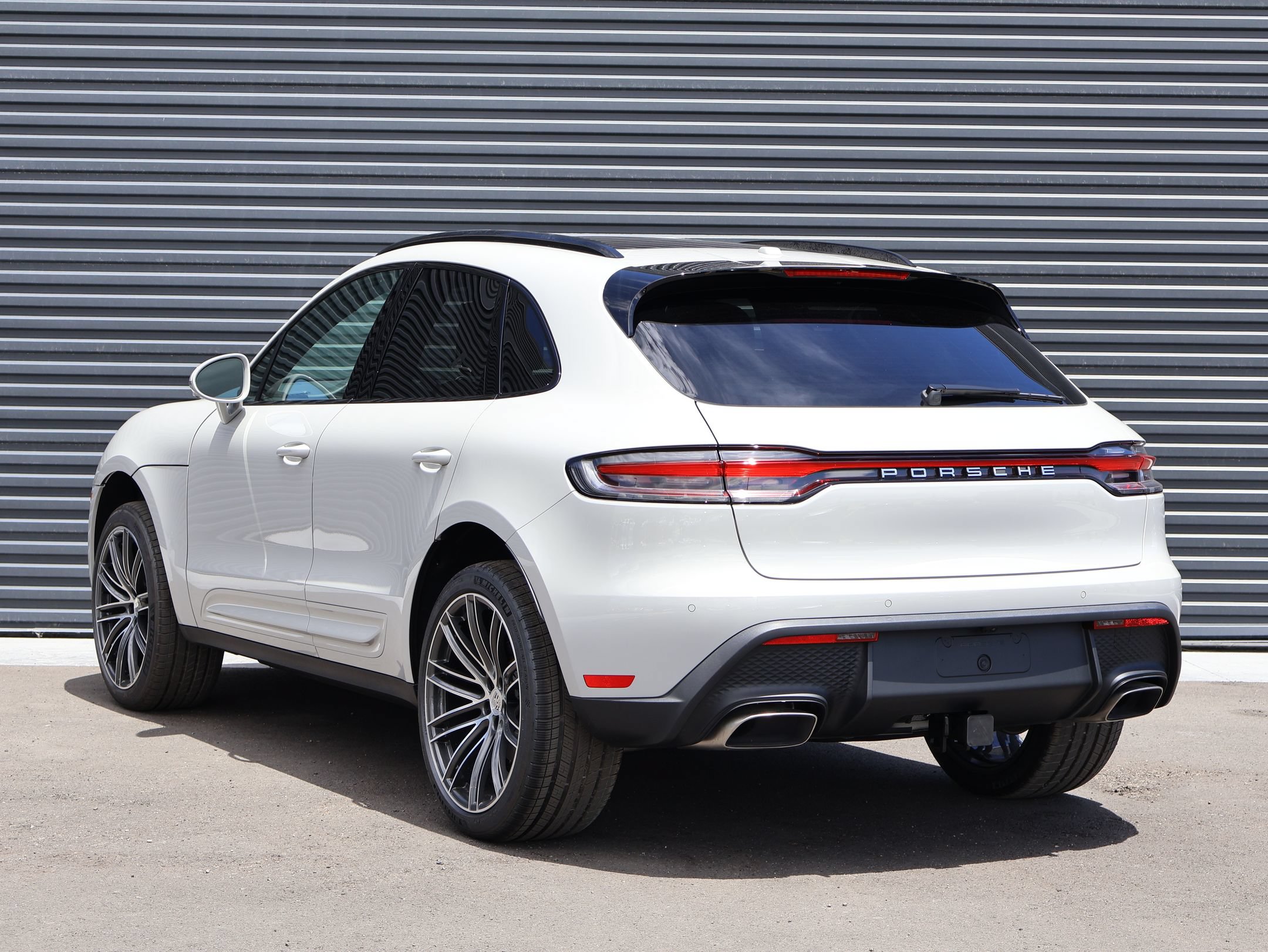 New 2026 Porsche Macan AWD/4WD image 3