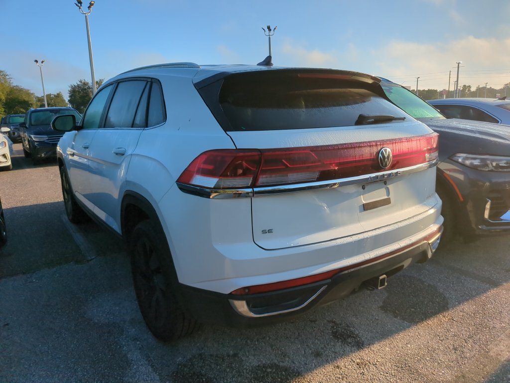 Used 2024 Volkswagen Atlas Cross Sport SE w/ Black Wheel Package FWD image 6