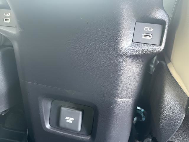 Used 2024 Toyota Grand Highlander Limited image 32