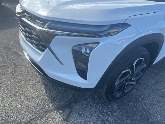 New 2026 Chevrolet Trax RS w/ Driver Confidence Package image 9