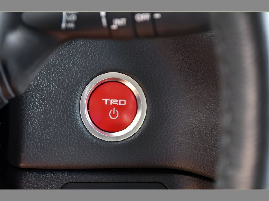Used 2024 Toyota Sequoia SR5 w/ SR5 Premium Package AWD/4WD image 38