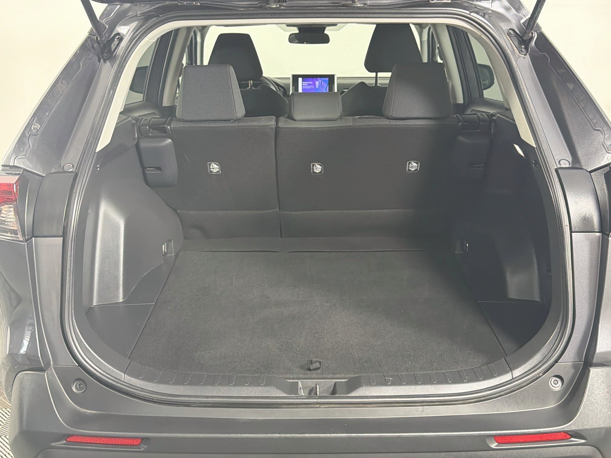 Used 2025 Toyota RAV4 LE FWD image 29