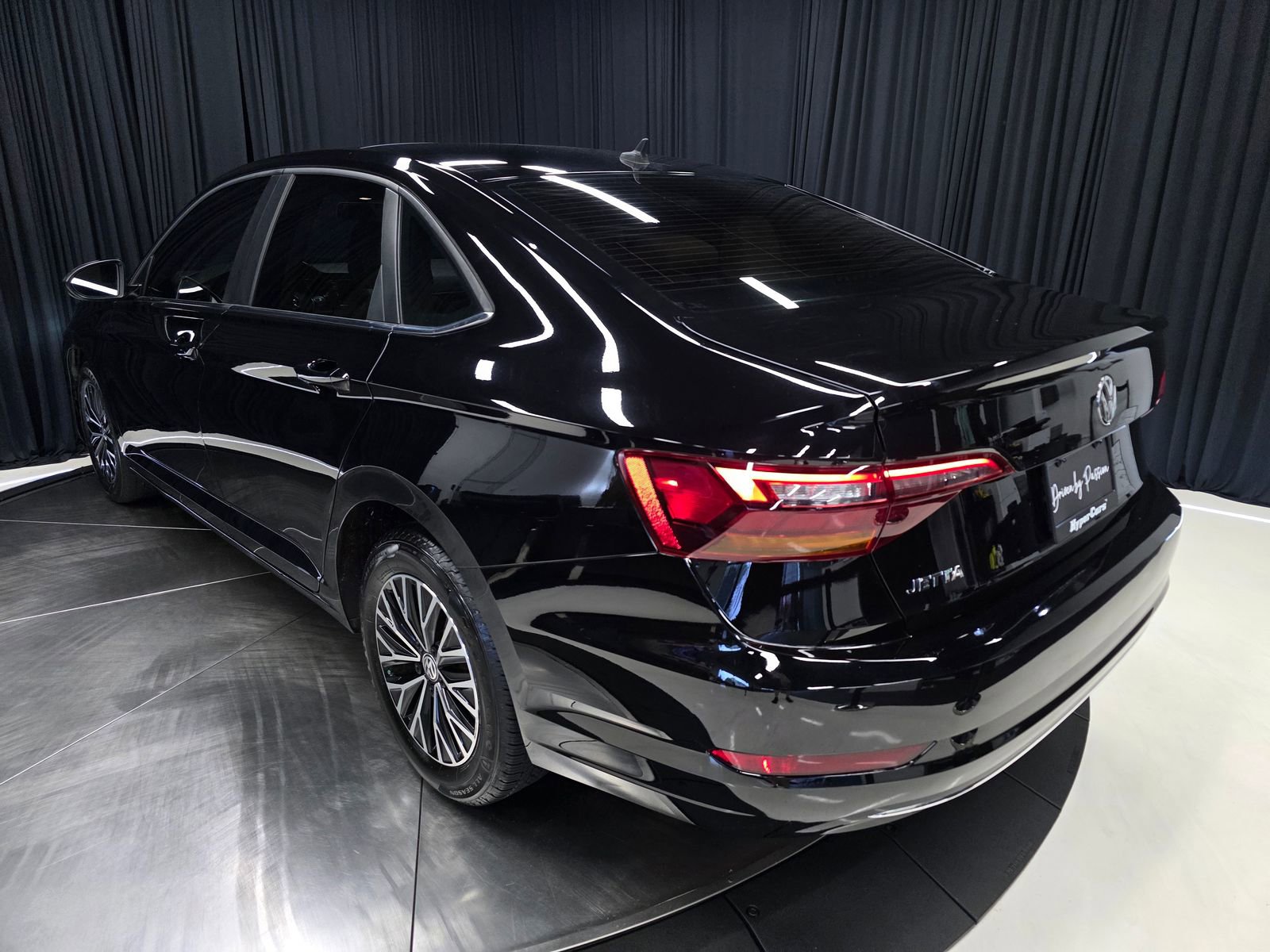 Used 2019 Volkswagen Jetta SE w/ Cold Weather Package FWD image 46