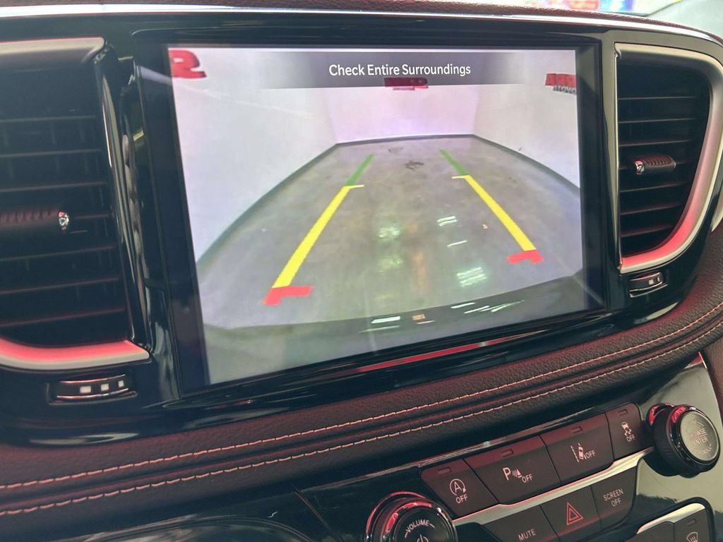Used 2026 Chrysler Pacifica Limited FWD image 26