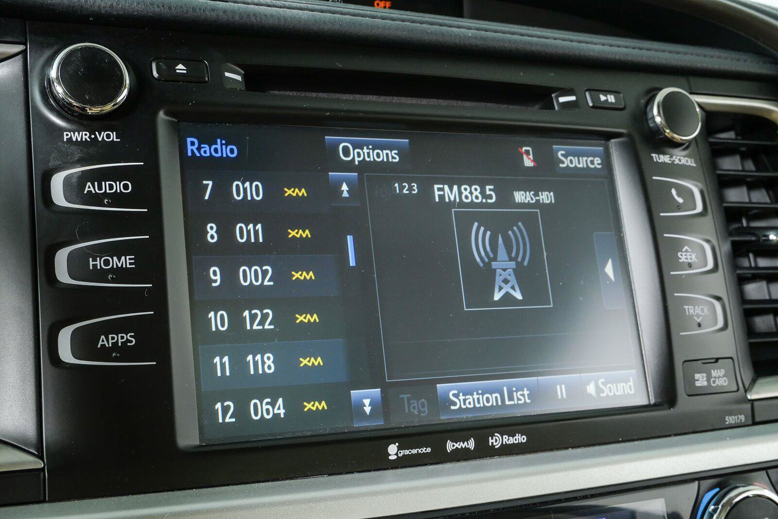 Used 2018 Toyota Highlander XLE FWD image 13