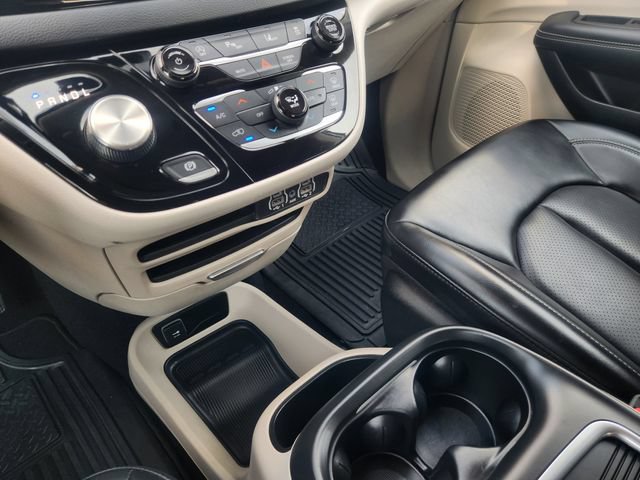 Used 2023 Chrysler Pacifica Touring-L FWD image 23