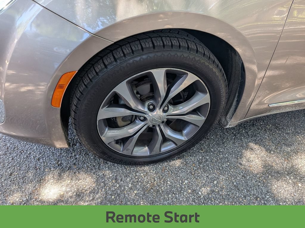 Used 2017 Chrysler Pacifica Limited FWD image 12