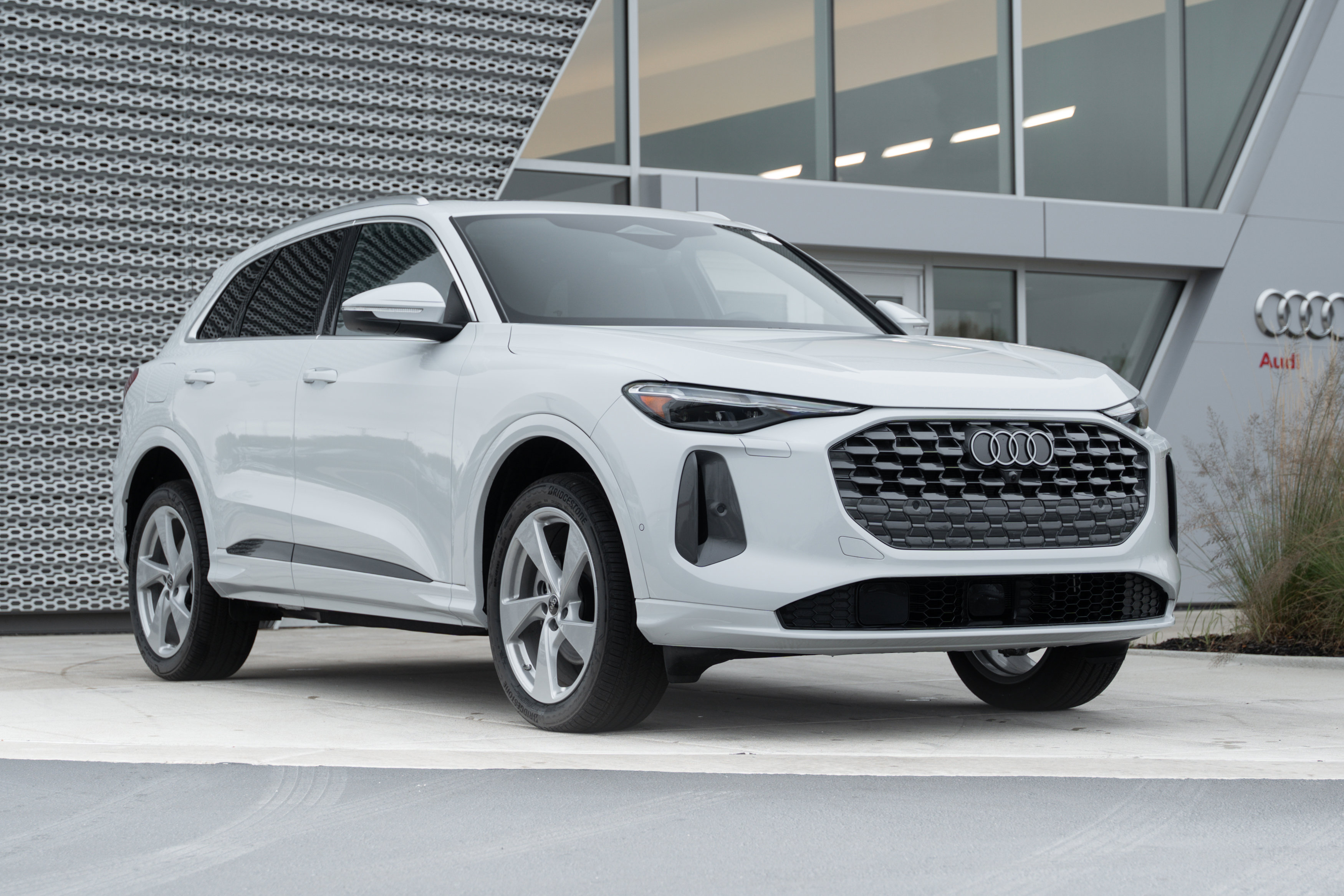 New 2025 Audi Q5 Premium Plus