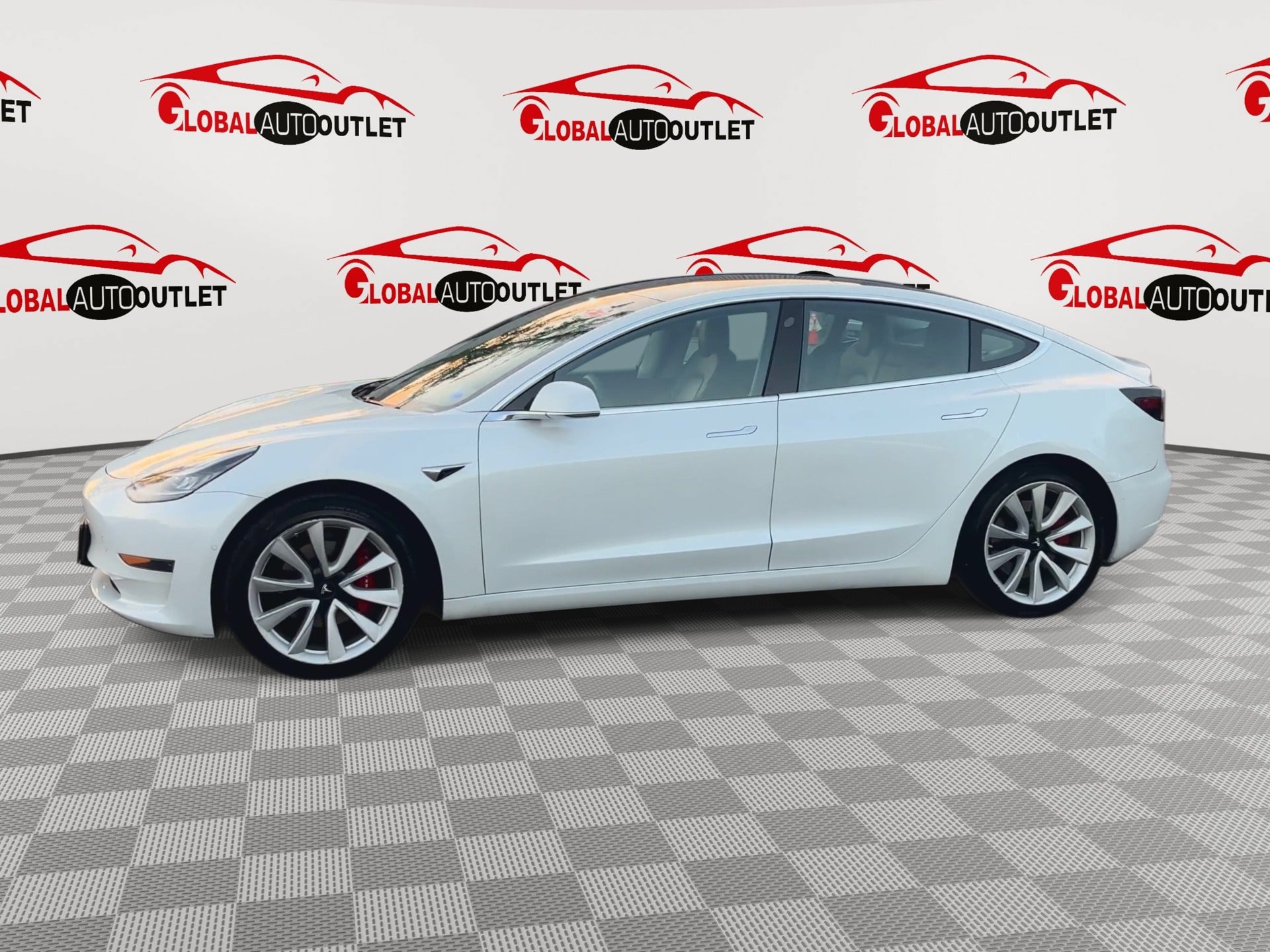 Used 2020 Tesla Model 3 Standard Range Plus RWD image 5