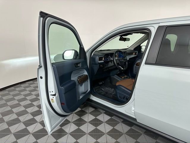 Used 2024 Ford Maverick Lariat image 13