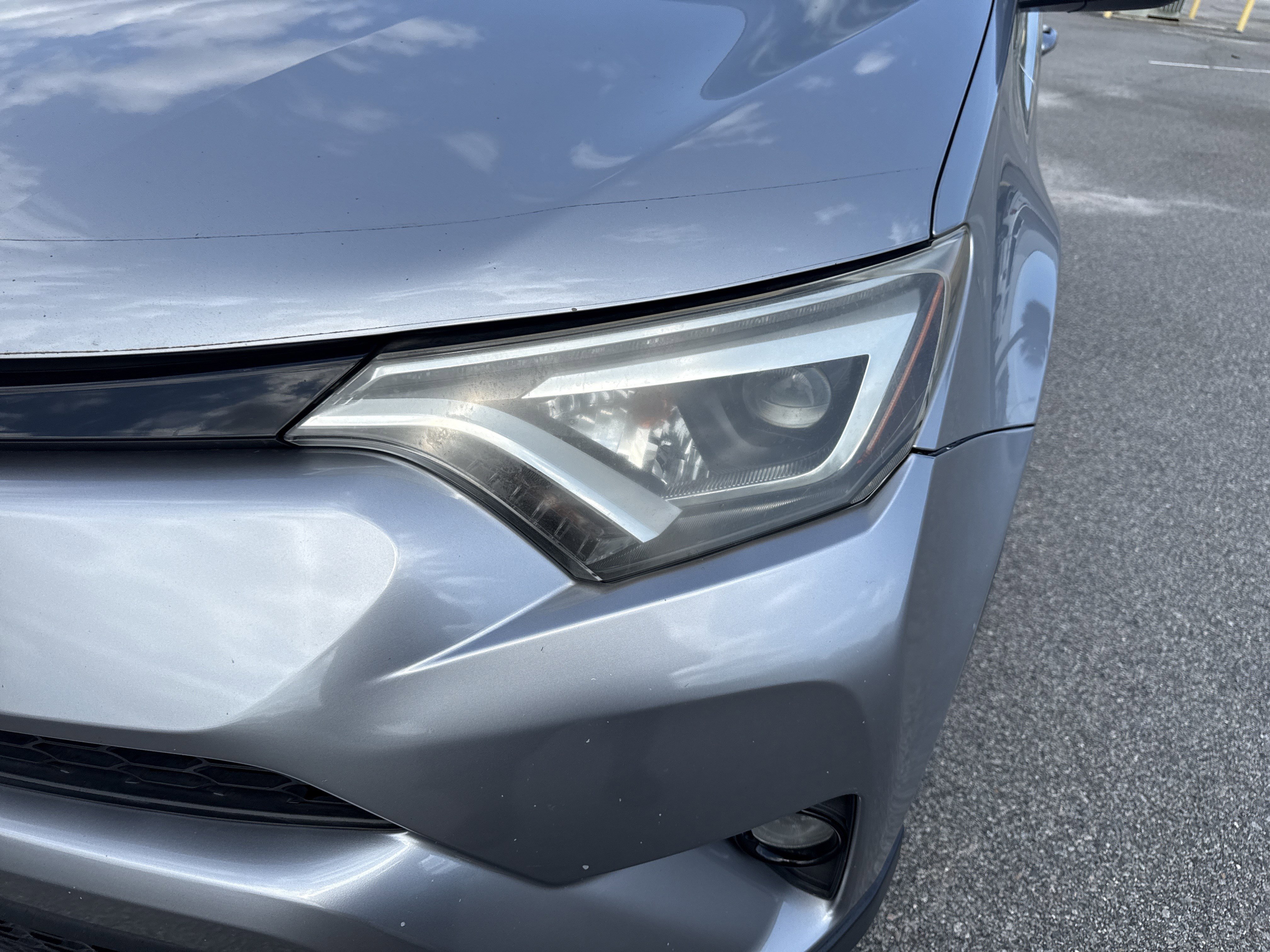 Used 2016 Toyota RAV4 SE FWD image 5