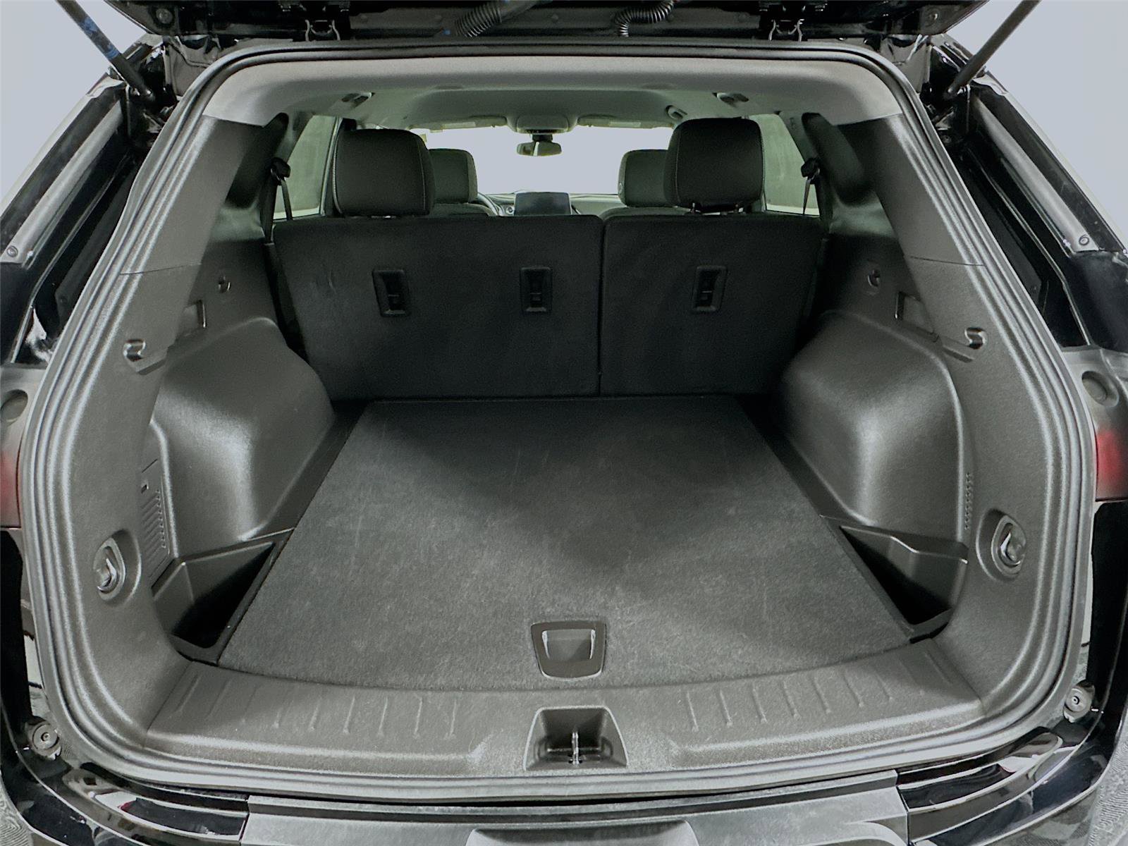 Used 2025 Chevrolet Blazer LT image 24