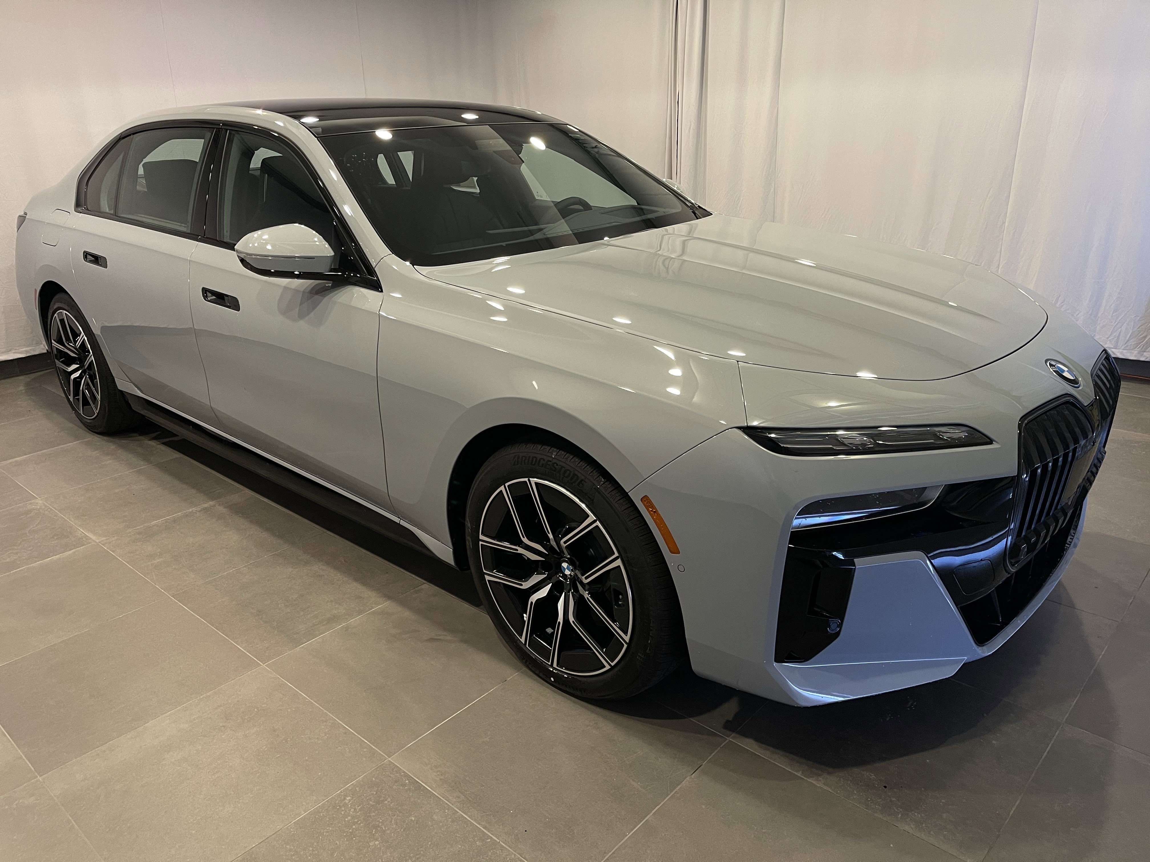 New 2026 BMW i7 xDrive60 w/ Executive Package image 3